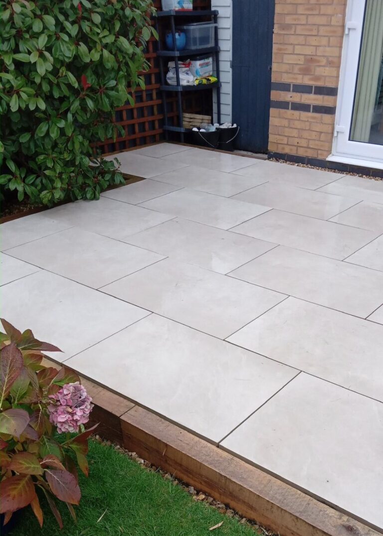 Hanford, White Porcelain Paving